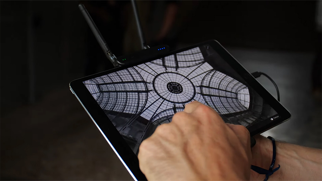 Tablette retour caméra insta360 titan 